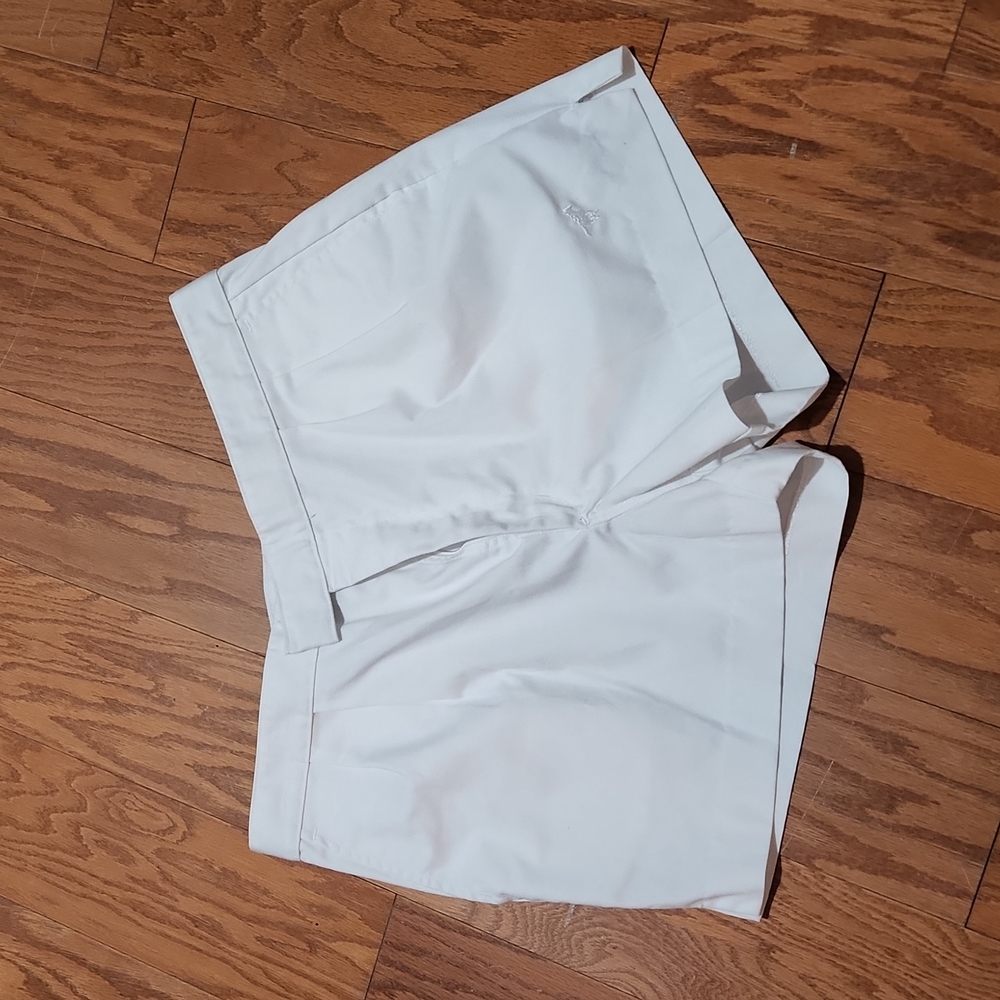 Shorts‎